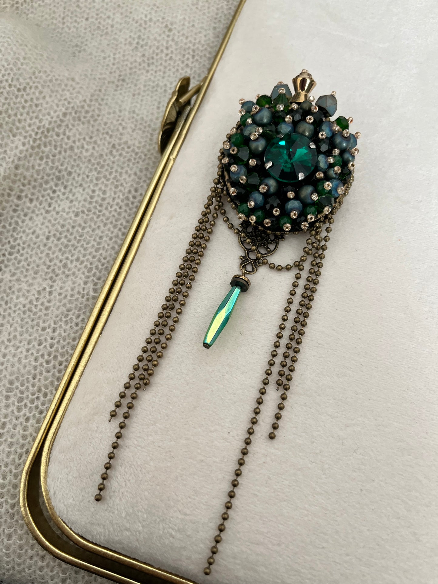 Sagė BOHEMA | žalios spalvos autorinis rankų darbo papuošalas Nr.2