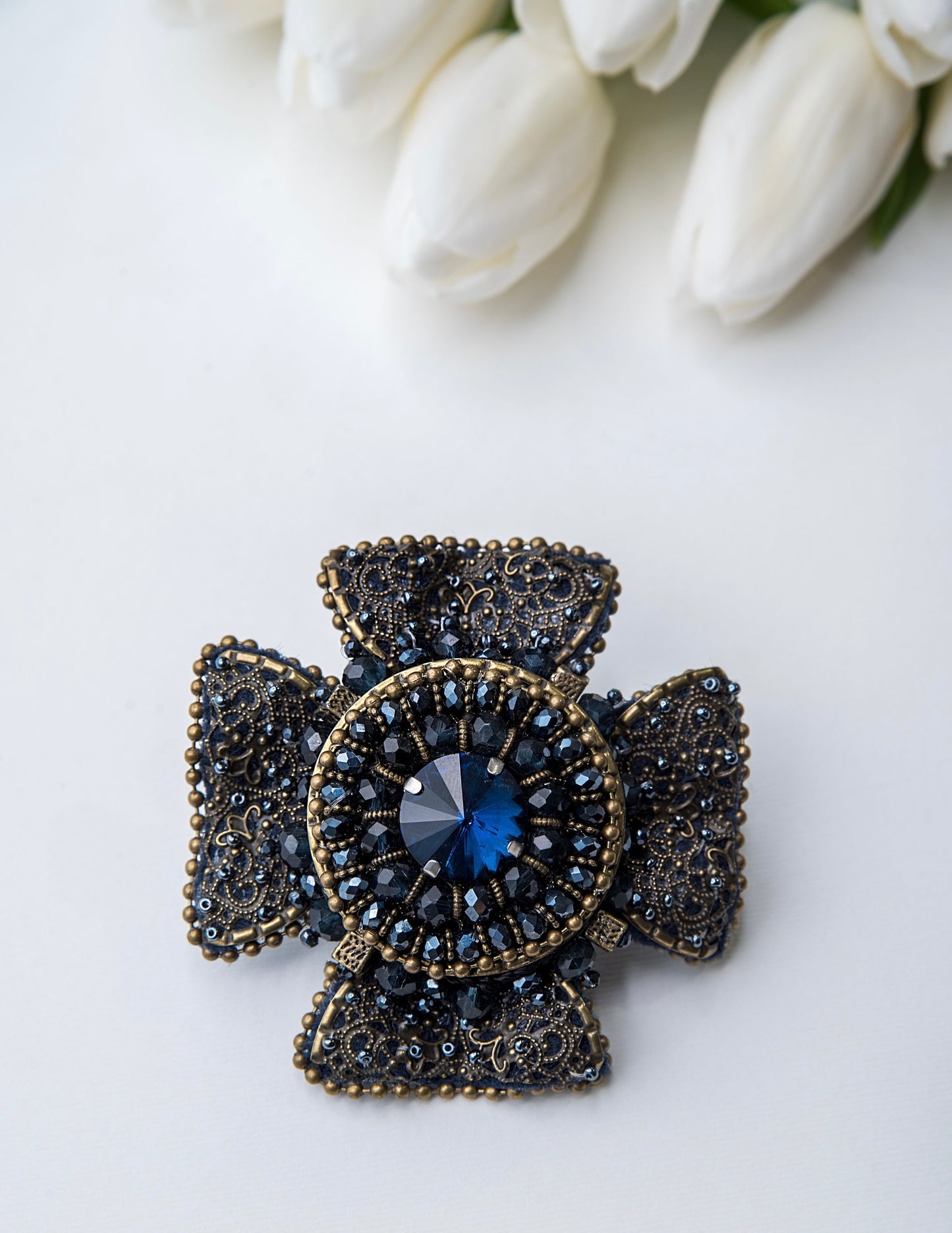 Rankų darbo autorinė sagė ORDINAS mėlynos spalvos - Ritos menė